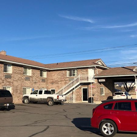 Ameri-Stay Inn & Suites Clearfield 外观 照片