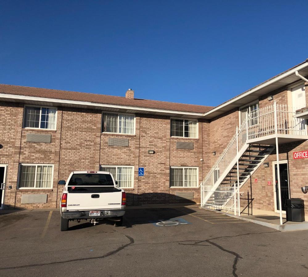 Ameri-Stay Inn & Suites Clearfield 外观 照片