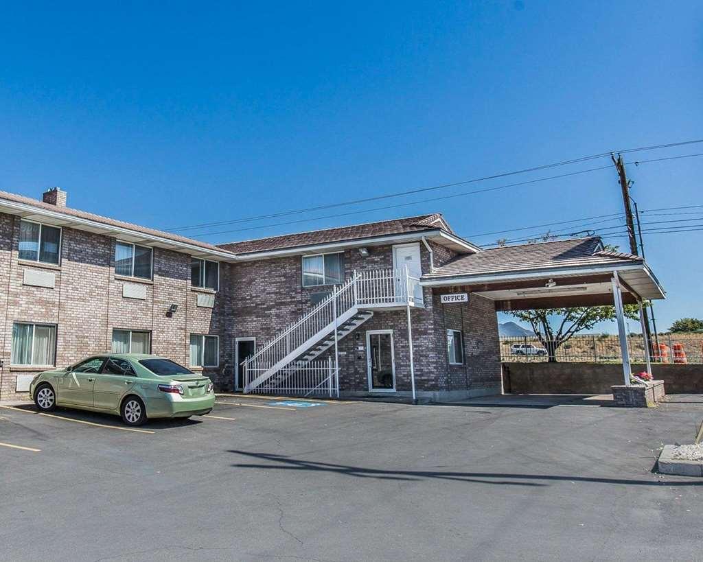 Ameri-Stay Inn & Suites Clearfield 外观 照片